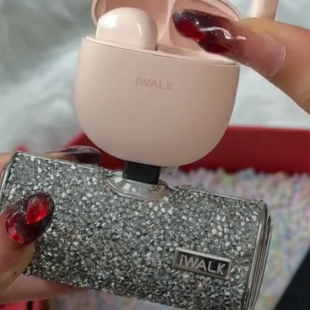 iWALK Secret Ultra-Compact Docking Battery